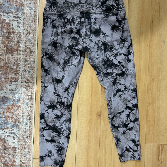 Lululemon Black and Purple Tie Dye Leggings - Picture 1 of 3